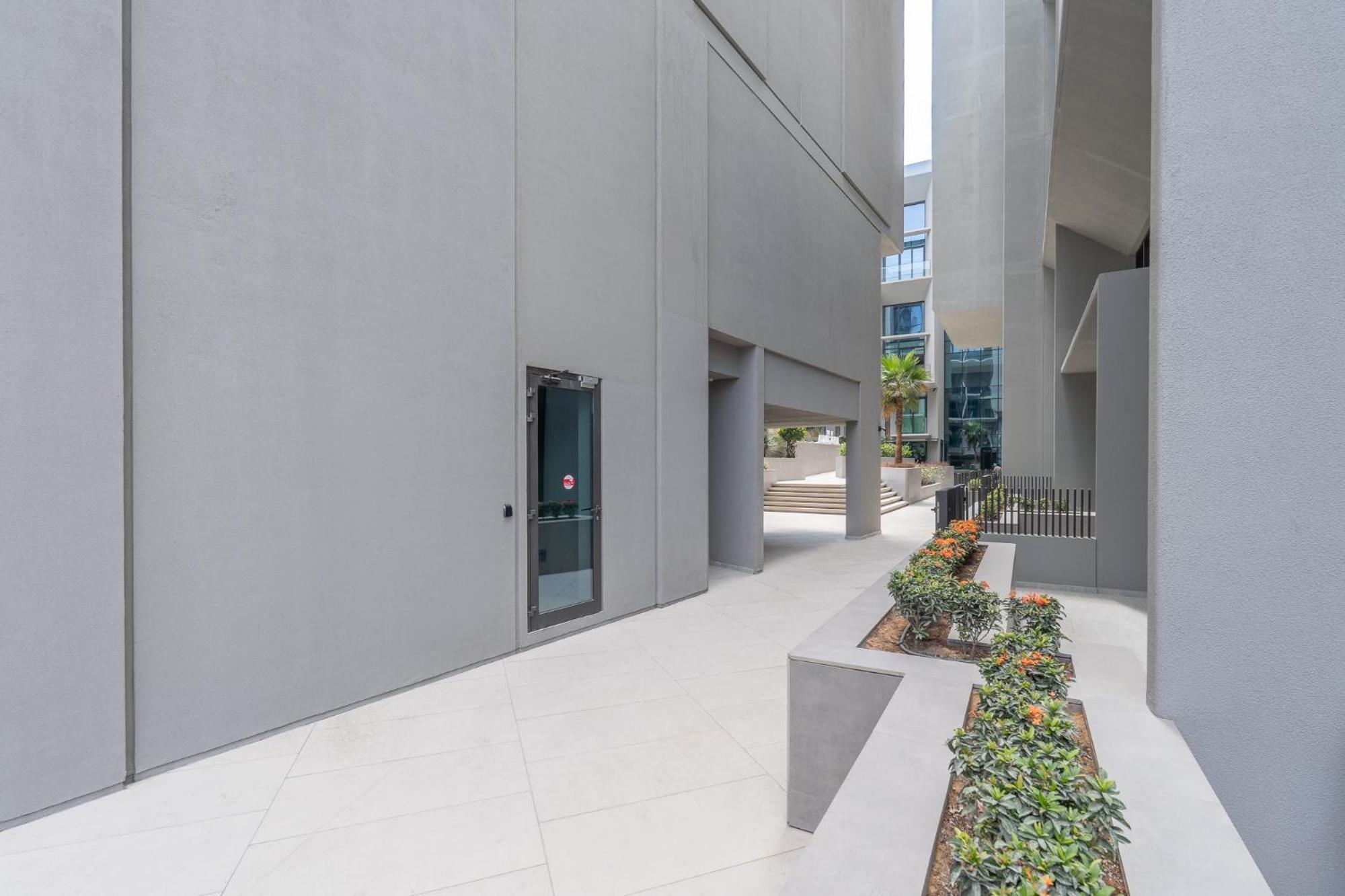 Modern By Czechin Jvc Prime Location