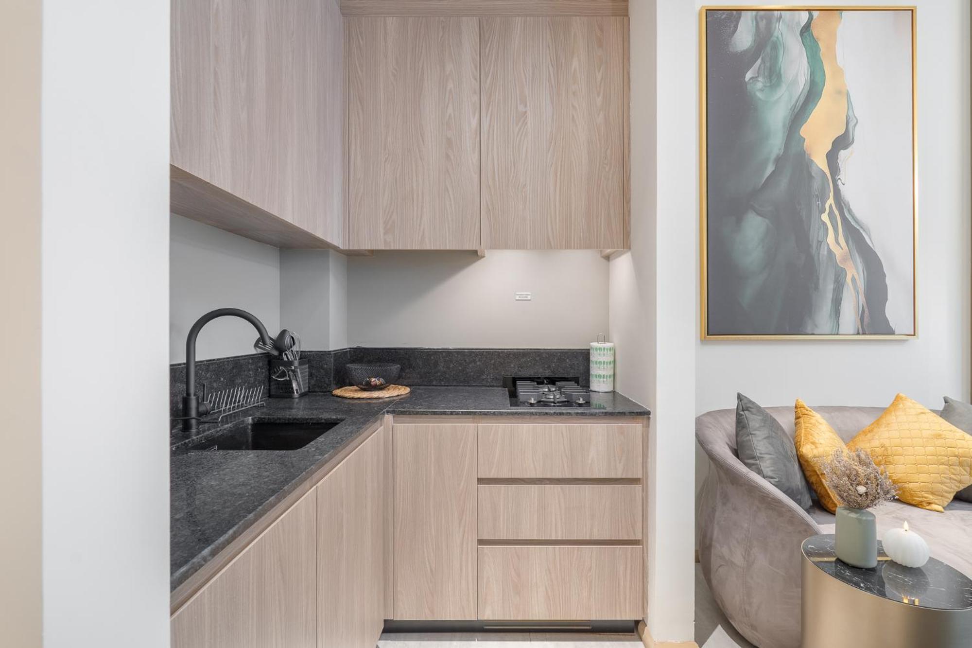 Modern By Czechin Jvc Prime Location Apartment Dubai