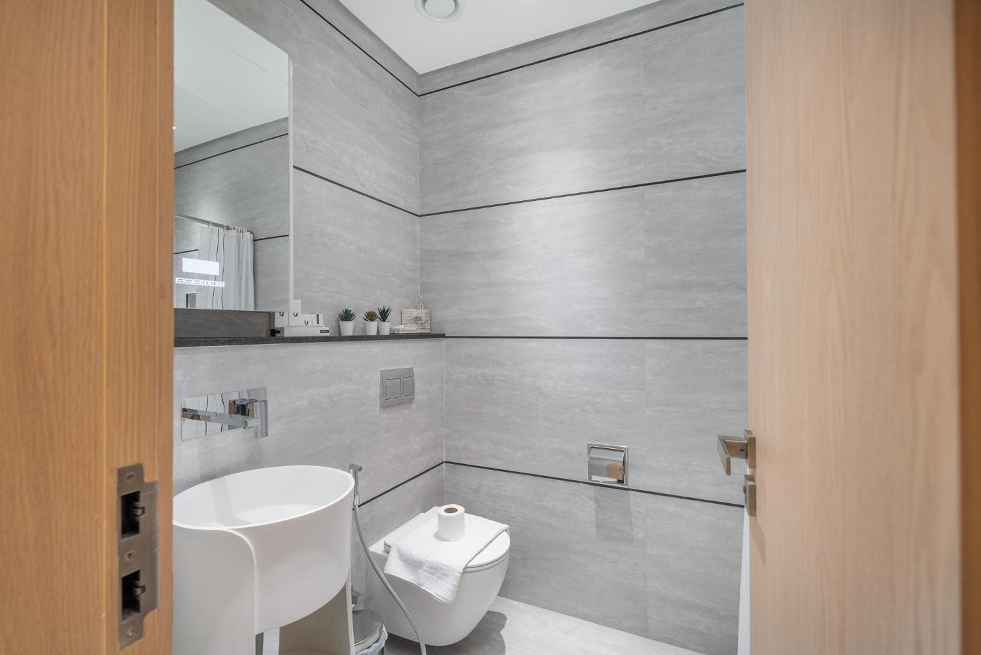 Modern By Czechin Jvc Prime Location Dubai